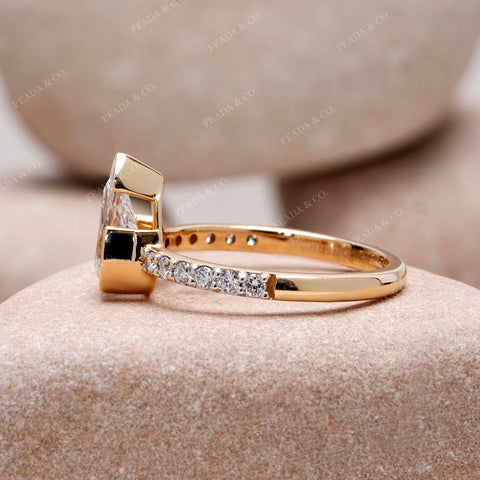 1 Ct Pear Lab-Grown Diamond Solitaire Ring, Bezel Setting, Round Accent Band